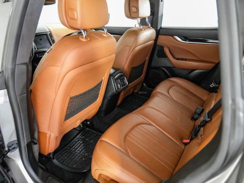 Used 2017 Maserati Levante S image 37