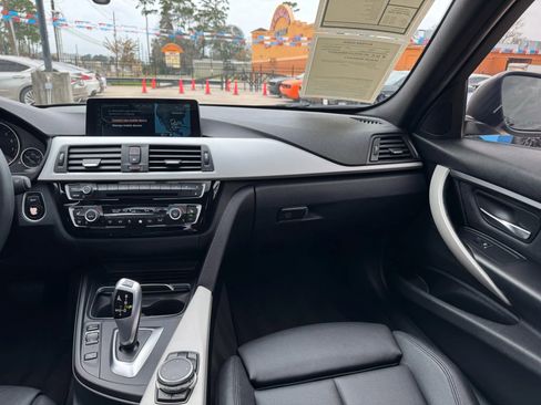 Used 2017 BMW 320i Sedan image 29
