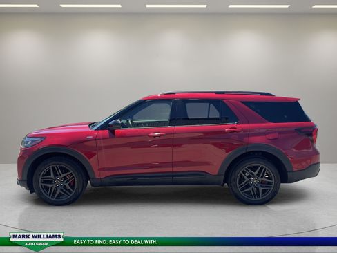 Used 2025 Ford Explorer ST-Line w/ ST-Line Street Pack AWD/4WD image 6