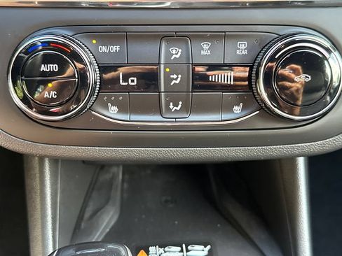 Used 2025 Buick Envista Preferred w/ Convenience I Package FWD image 29