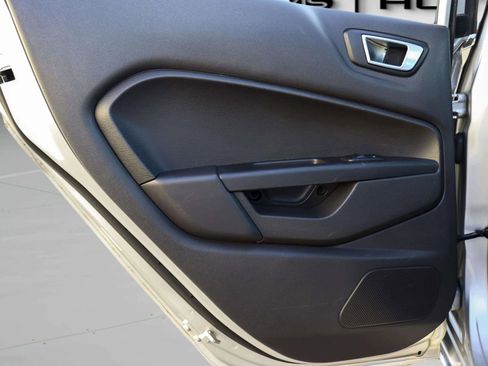 Used 2016 Ford Fiesta SE image 24