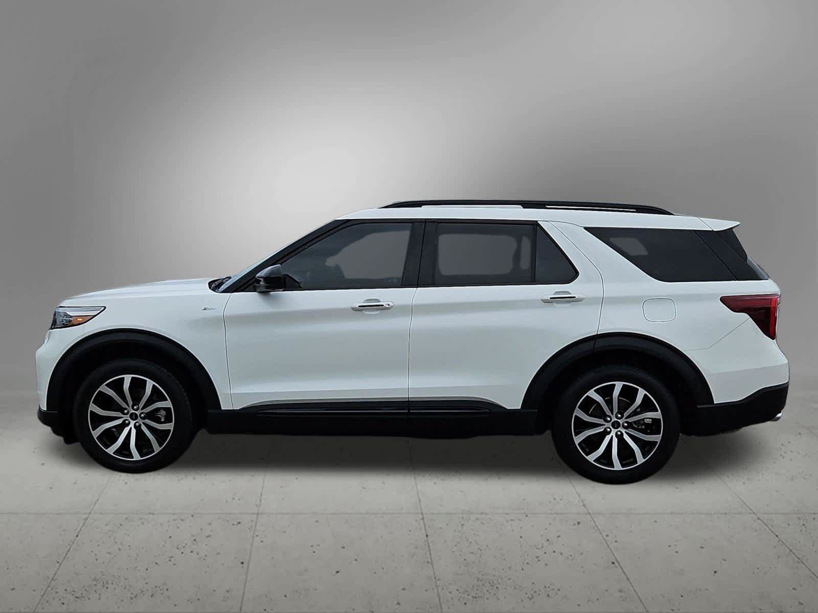 Used 2022 Ford Explorer ST-Line w/ Class IV Trailer Tow Package RWD image 3