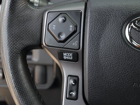 Used 2019 Toyota Tacoma TRD Sport image 19