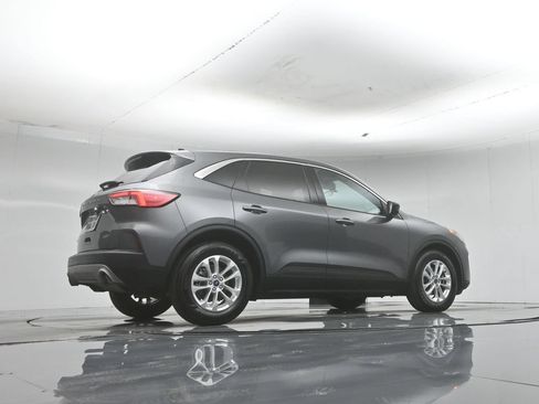 Used 2022 Ford Escape SE FWD image 45