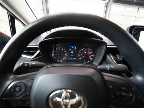 Used 2025 Toyota Corolla LE FWD image 15
