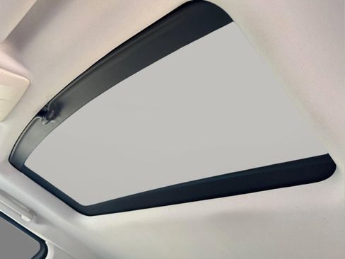 Used 2016 Land Rover LR4 HSE LUX image 26