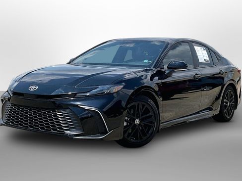 Used 2025 Toyota Camry SE w/ Convenience Package FWD image 13