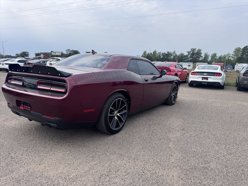 Used 2018 Dodge Challenger R/T Scat Pack RWD image 3