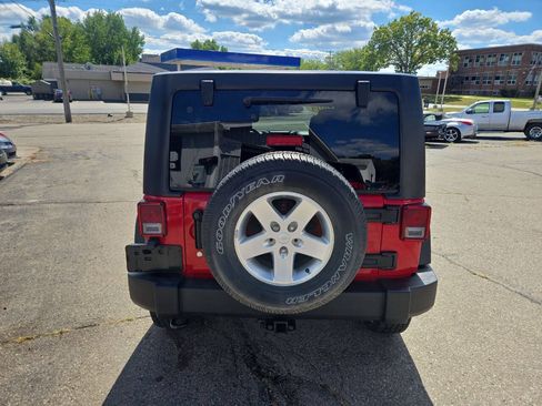 Used 2014 Jeep Wrangler Unlimited Sport w/ Quick Order Package 24S AWD/4WD image 7
