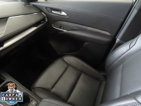 Used 2025 Cadillac XT4 Premium Luxury image 21