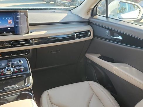 Certified 2022 Lincoln Nautilus FWD w/ Premium Package image 21