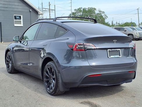 Used 2022 Tesla Model Y Long Range AWD/4WD image 5