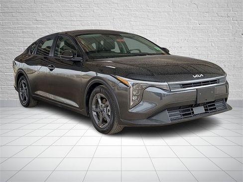 Used 2025 Kia K4 LXS image 4