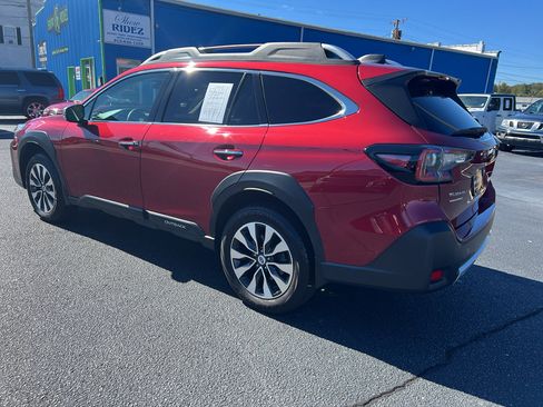 Used 2025 Subaru Outback Touring XT image 11