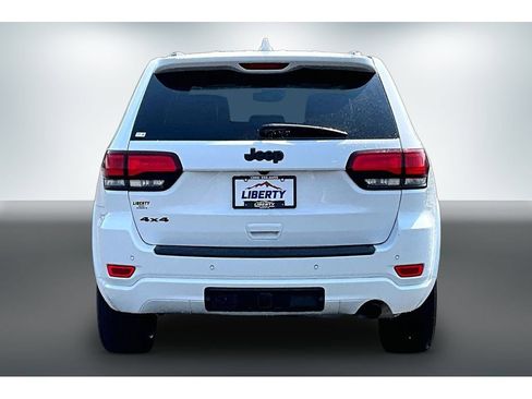 Used 2022 Jeep Grand Cherokee Laredo X AWD/4WD image 5