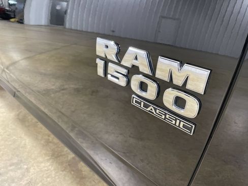 Used 2024 RAM 1500 Classic SLT AWD/4WD image 27