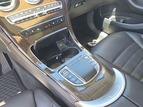 Used 2020 Mercedes-Benz GLC 300 4MATIC image 30