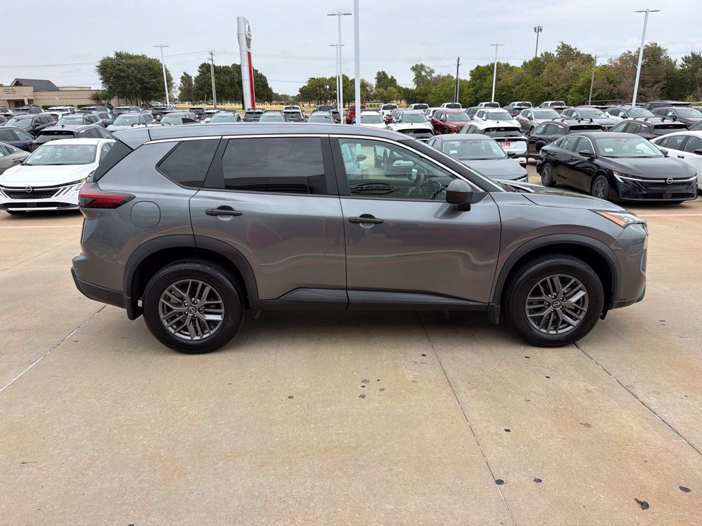Used 2024 Nissan Rogue S FWD image 6