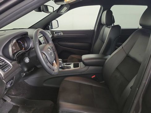 Used 2018 Jeep Grand Cherokee Altitude AWD/4WD image 17