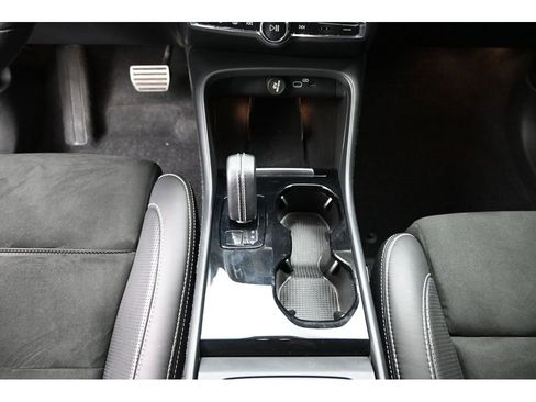 Used 2021 Volvo XC40 P8 Recharge AWD/4WD image 16
