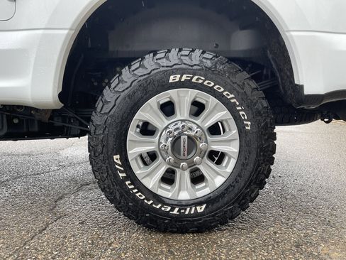 Certified 2022 Ford F350 XLT w/ XLT Value Package image 22