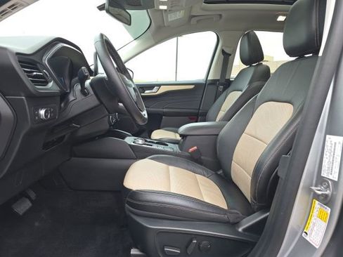 Certified 2022 Ford Escape Titanium w/ Titanium Premium Package image 11