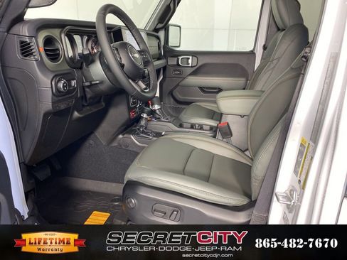 New 2026 Jeep Gladiator Mojave image 11