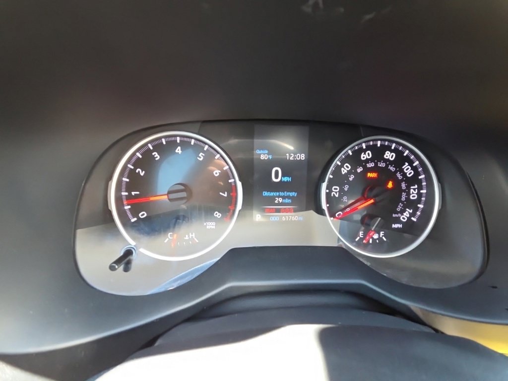 Used 2020 Toyota RAV4 LE FWD image 29