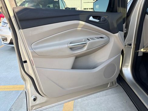 Used 2017 Ford Escape Titanium w/ Equipment Group 301A image 9