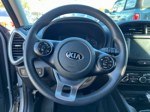 Certified 2021 Kia Soul LX image 9