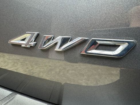 Used 2022 Ford Explorer XLT AWD/4WD image 5