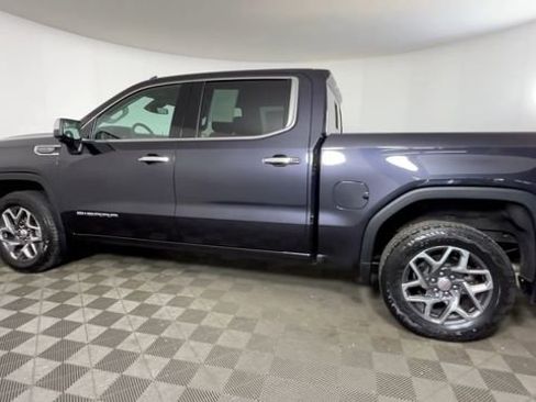 Used 2023 GMC Sierra 1500 SLT w/ SLT Convenience Package AWD/4WD image 8
