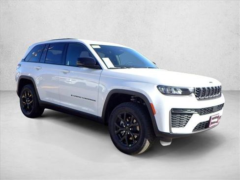 New 2026 Jeep Grand Cherokee Altitude image 6