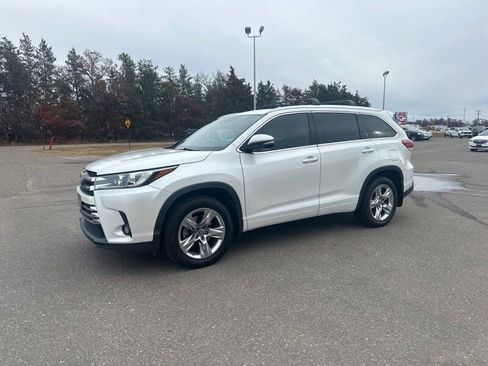 Used 2018 Toyota Highlander SE AWD/4WD image 1