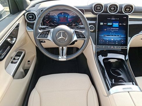 Certified 2025 Mercedes-Benz GLC 300 4MATIC image 11