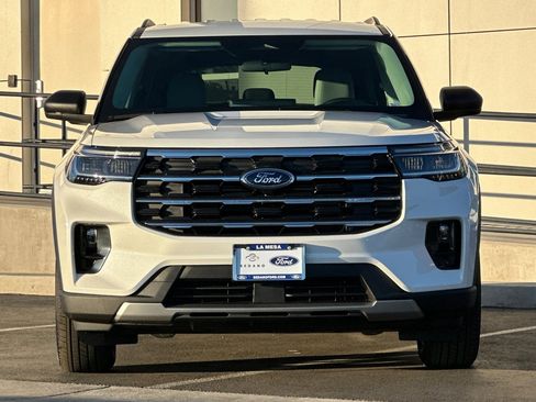 New 2026 Ford Explorer Active w/ Active Comfort Package image 8