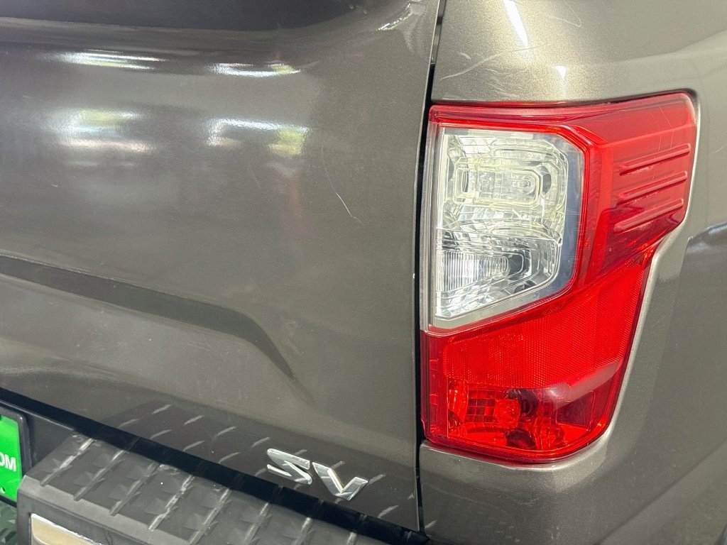 Used 2017 Nissan Titan SV RWD image 31