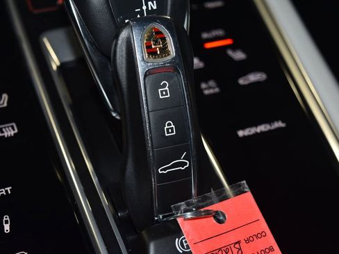 Used 2023 Porsche Panamera 4 Platinum Edition image 18