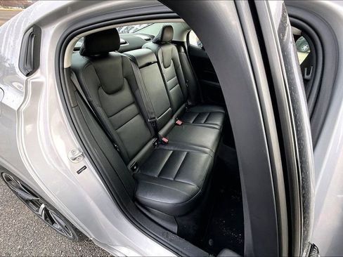 Used 2024 Volvo S60 B5 Plus image 37