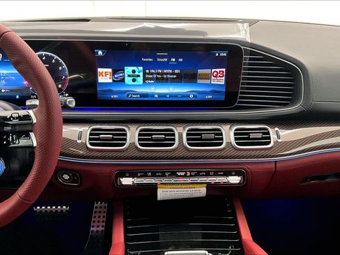 New 2026 Mercedes-Benz GLS 63 AMG 4MATIC image 7