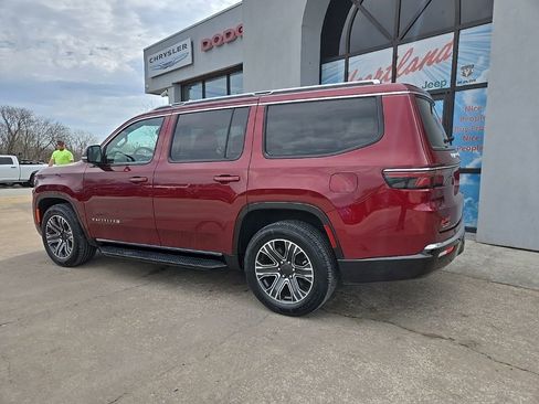 Used 2024 Jeep Wagoneer Series II image 5