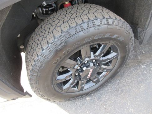 Certified 2025 GMC Sierra 2500 AT4 w/ AT4 Premium Plus Package AWD/4WD image 16