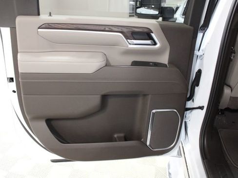 New 2026 GMC Sierra 2500 SLT w/ SLT Premium Package image 18