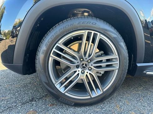 Used 2026 Mercedes-Benz GLS 450 4MATIC image 9