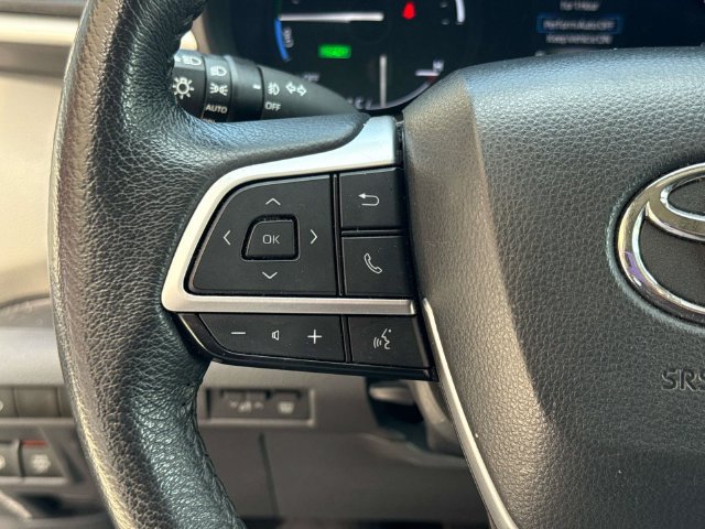 Used 2024 Toyota Sienna XLE FWD image 27