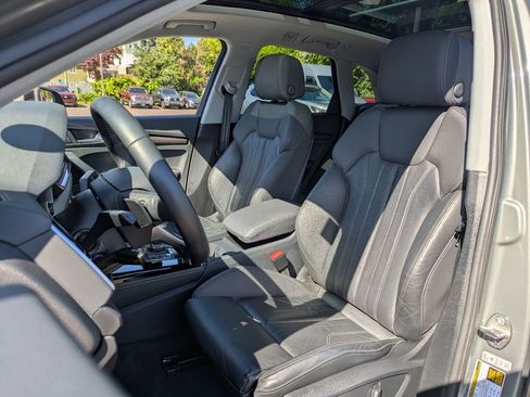 Used 2023 Audi Q5 e Premium Plus w/ Premium Plus Package AWD/4WD image 29