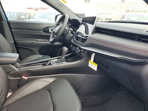 New 2026 Jeep Compass Trailhawk AWD/4WD image 31