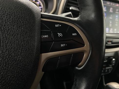 Used 2018 Jeep Cherokee Limited w/ High Altitude Package image 18