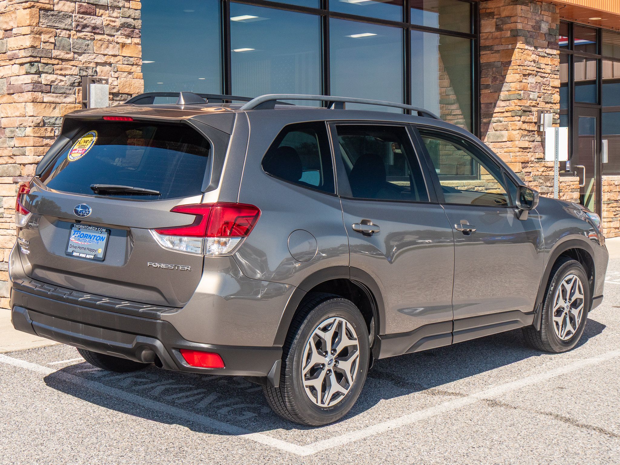 Used 2021 Subaru Forester Premium AWD/4WD image 3