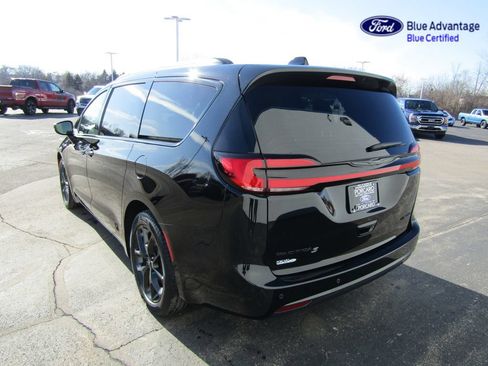 Used 2025 Chrysler Pacifica Limited FWD image 7
